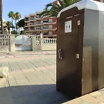 Playa Y Piscina * カンブリルス