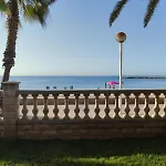 Playa Y Piscina アパート カンブリルス