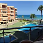 Playa Y Piscina アパート