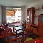 Playa Y Piscina * カンブリルス