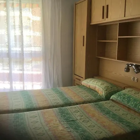 Playa Y Piscina Apartman *
