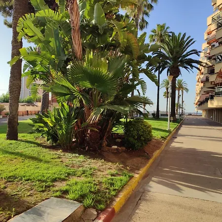 Playa Y Piscina Apartman Cambrils
