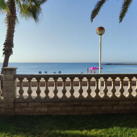 Playa Y Piscina Apartment Cambrils
