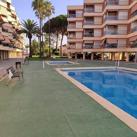 Playa Y Piscina Apartman Cambrils