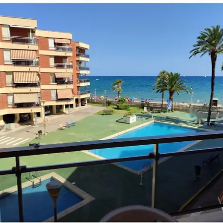 Playa Y Piscina Apartman