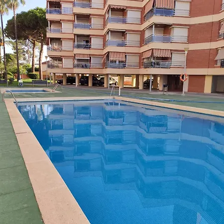 Playa Y Piscina * カンブリルス