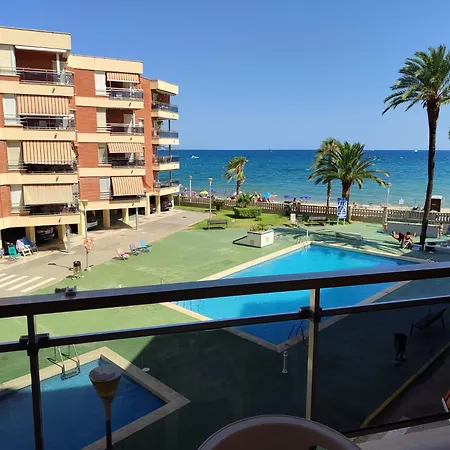 Playa Y Piscina Apartman Cambrils